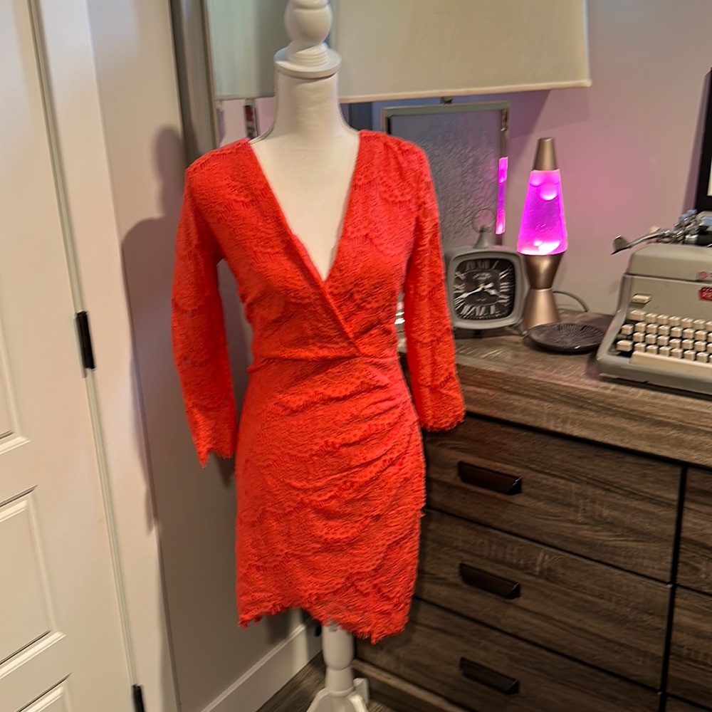 Medium guess dress salmon color